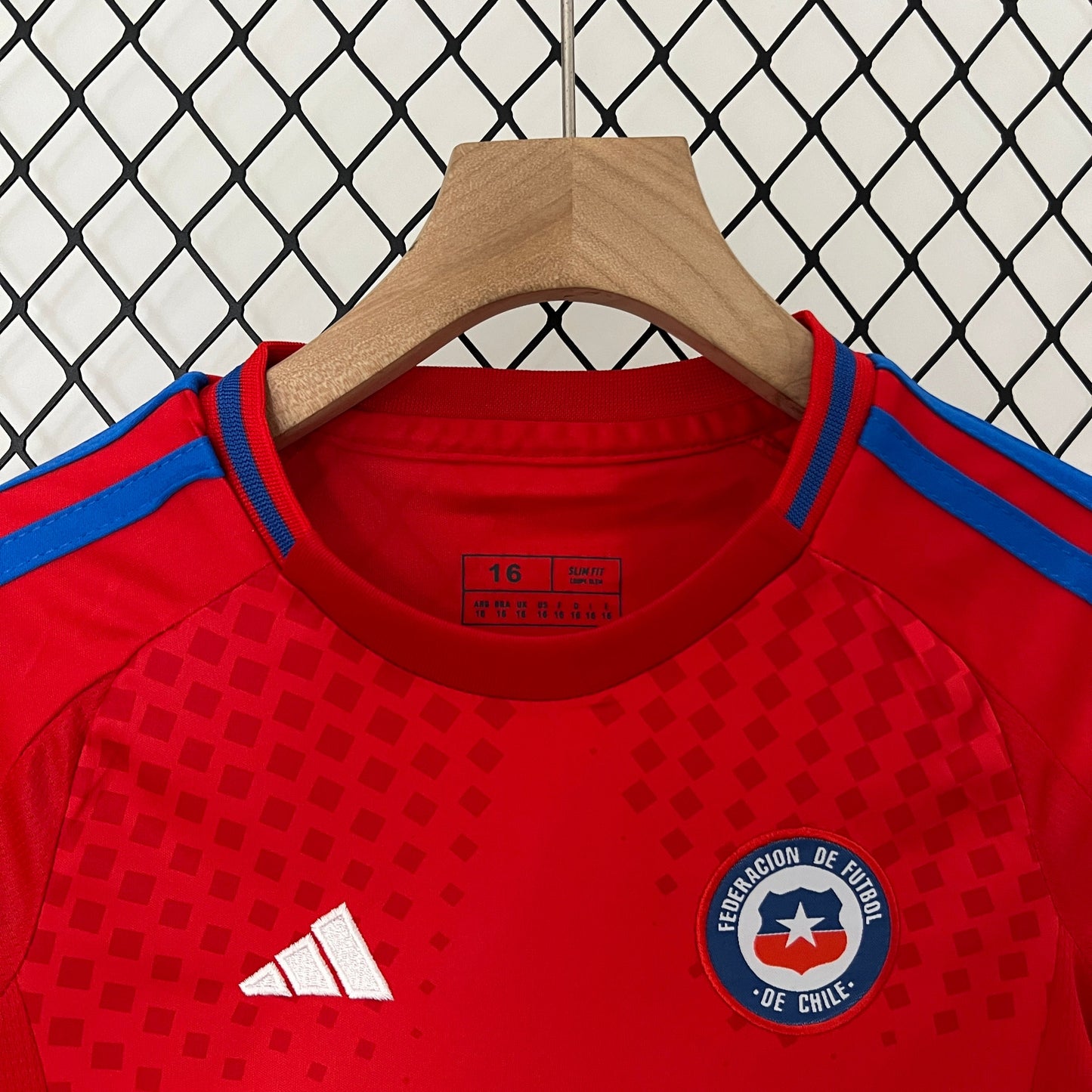 Chile Kit Niños Local 2024