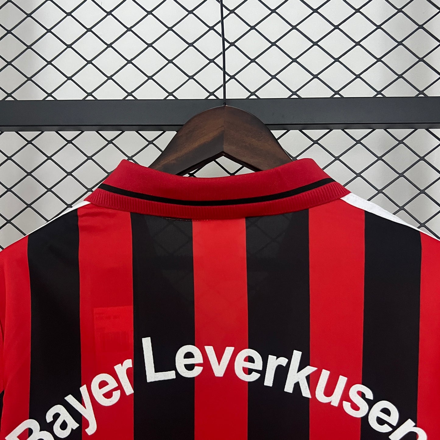 Bayer 04 Leverkusen Local Retro 2001/02 Versión Fan