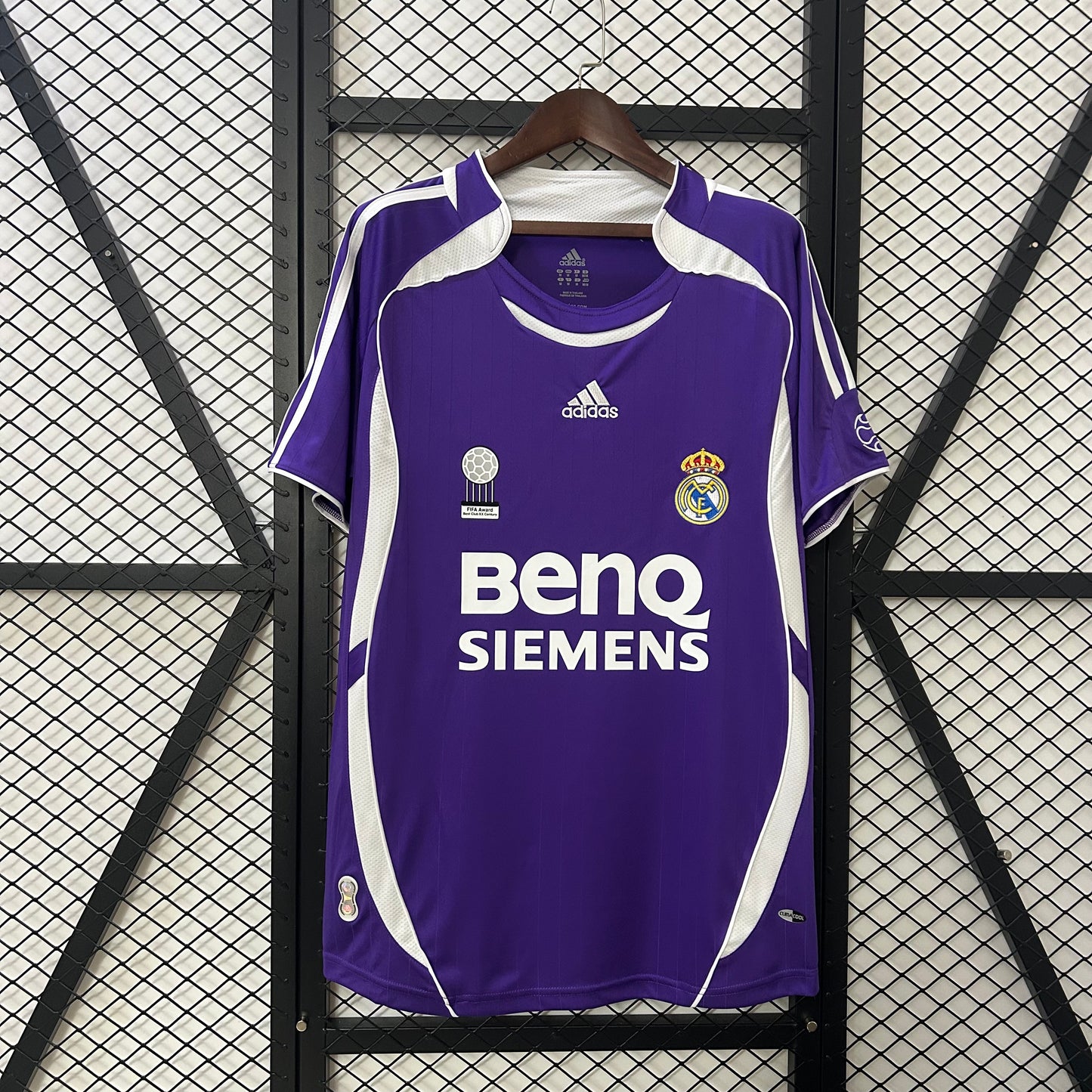 Real Madrid Tercera Retro 2006/07 Versión Fan
