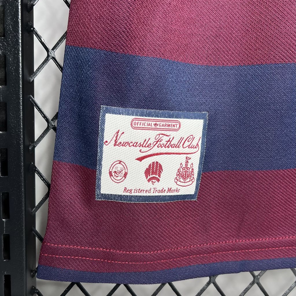 Newcastle Visita Retro 1995/96 Versión Fan