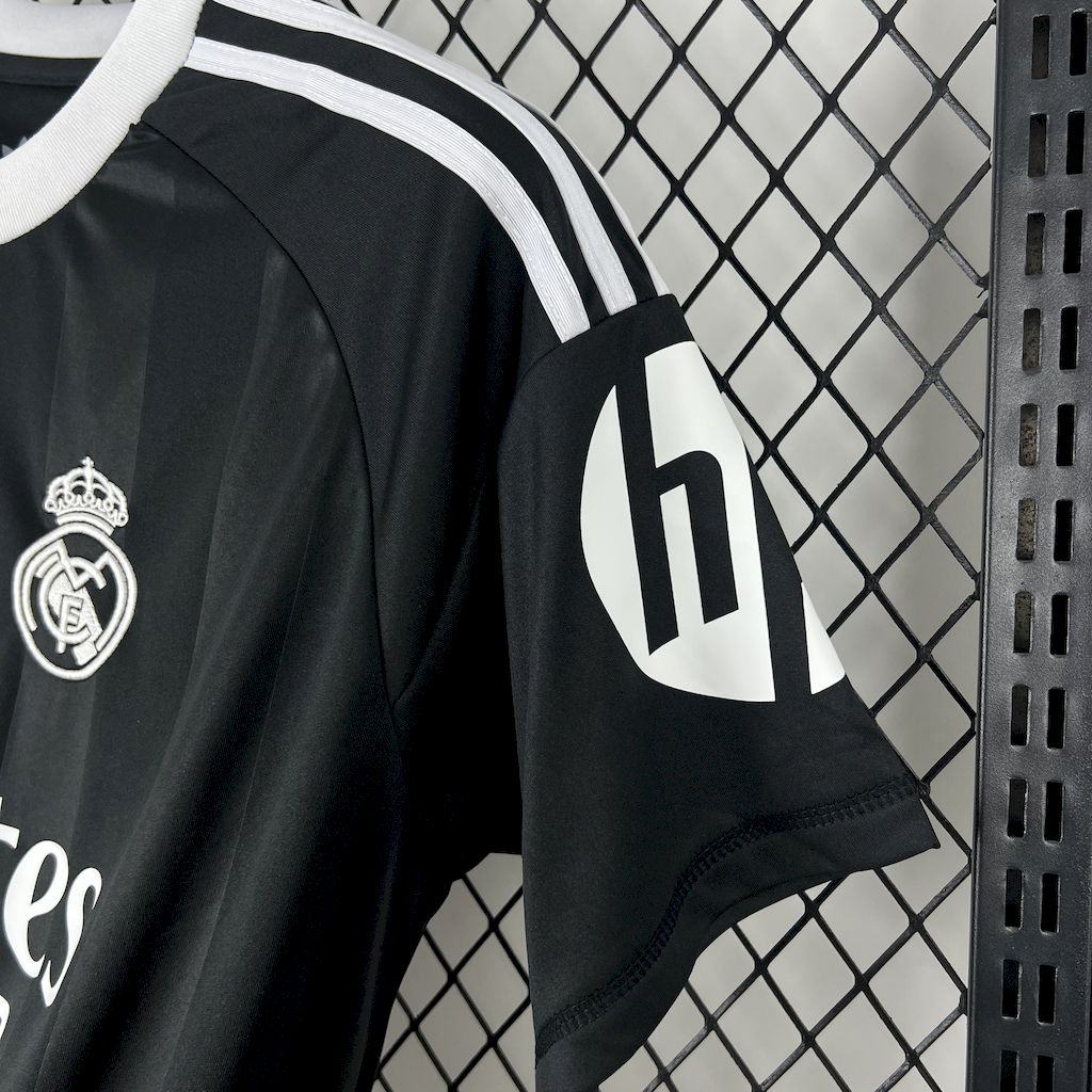 Real Madrid Entrenamiento Negro 2025/26 Versión Fan