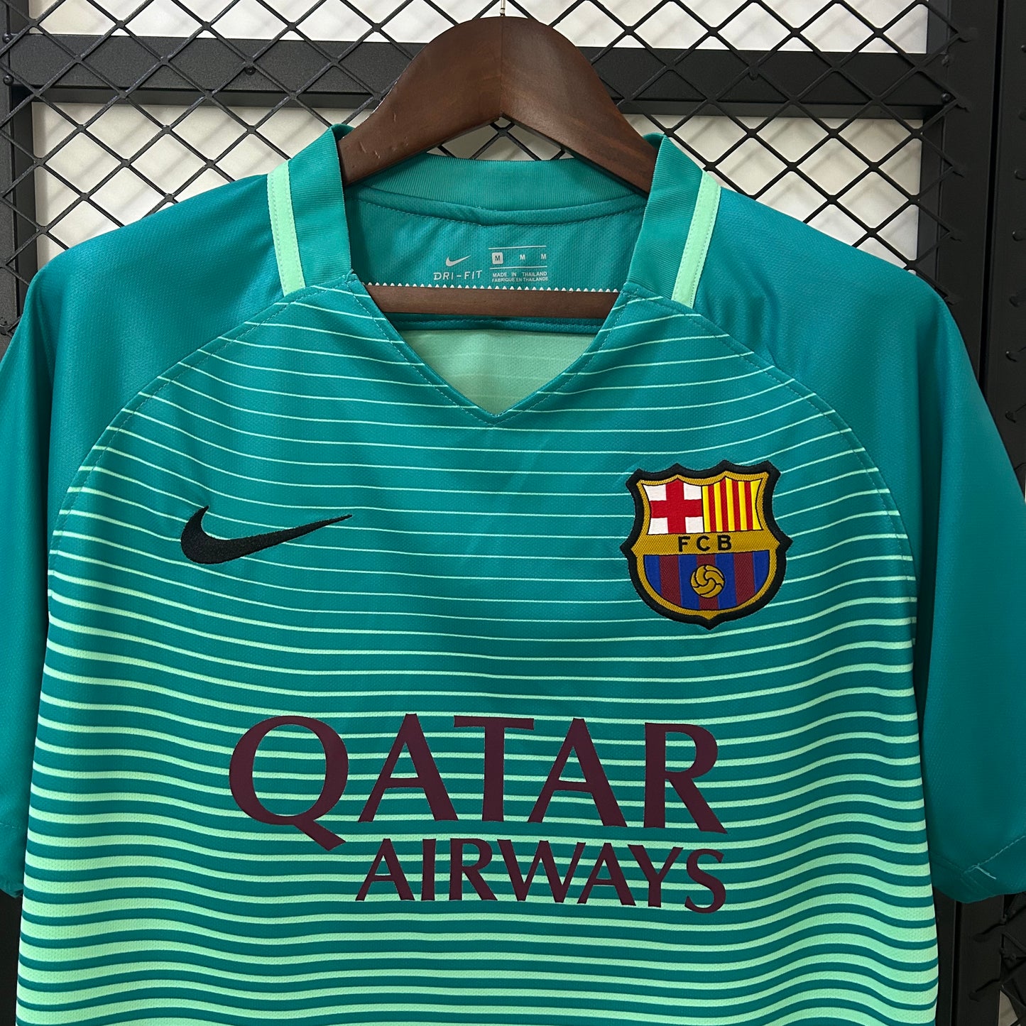FC Barcelona Retro Tercera 2016/17 Versión Fan