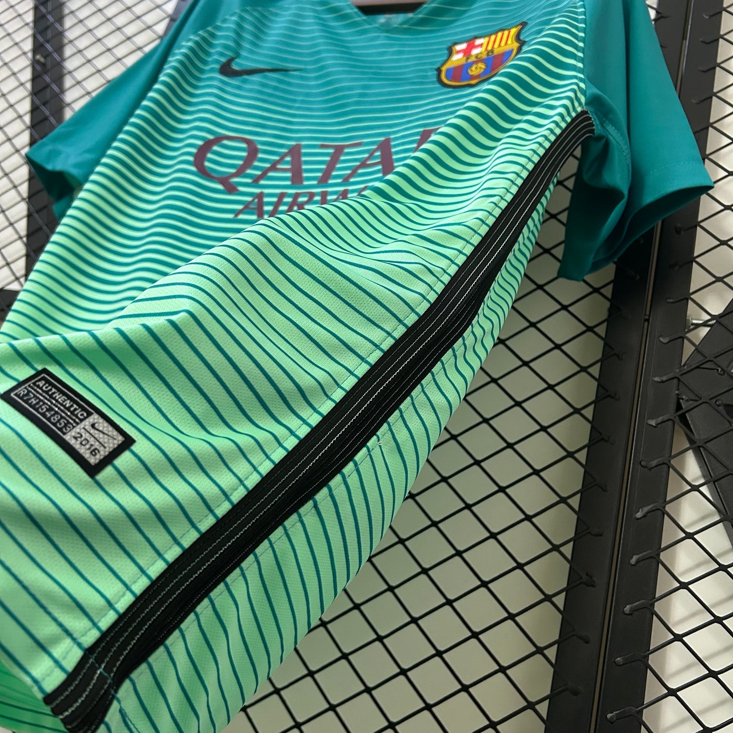 FC Barcelona Retro Tercera 2016/17 Versión Fan