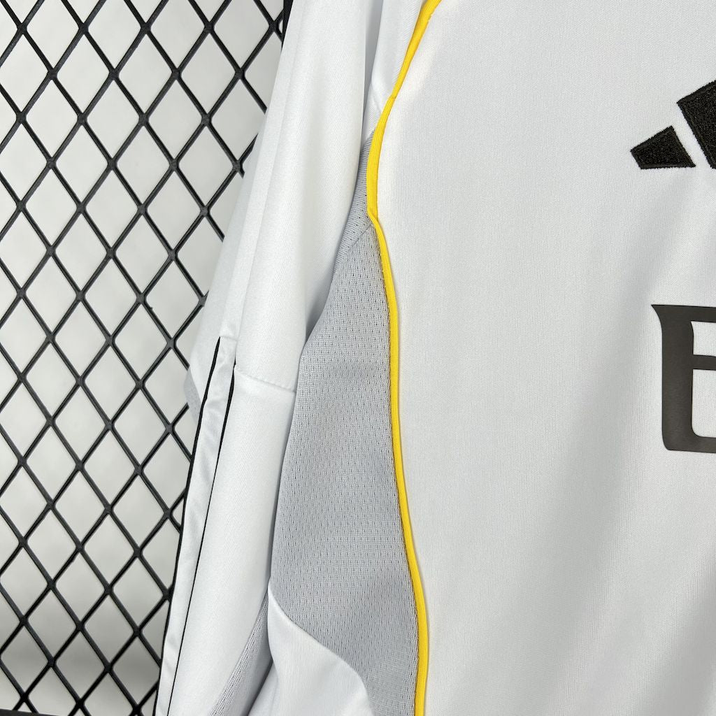 Real Madrid Manga Larga Local 2025/26 Versión Fan