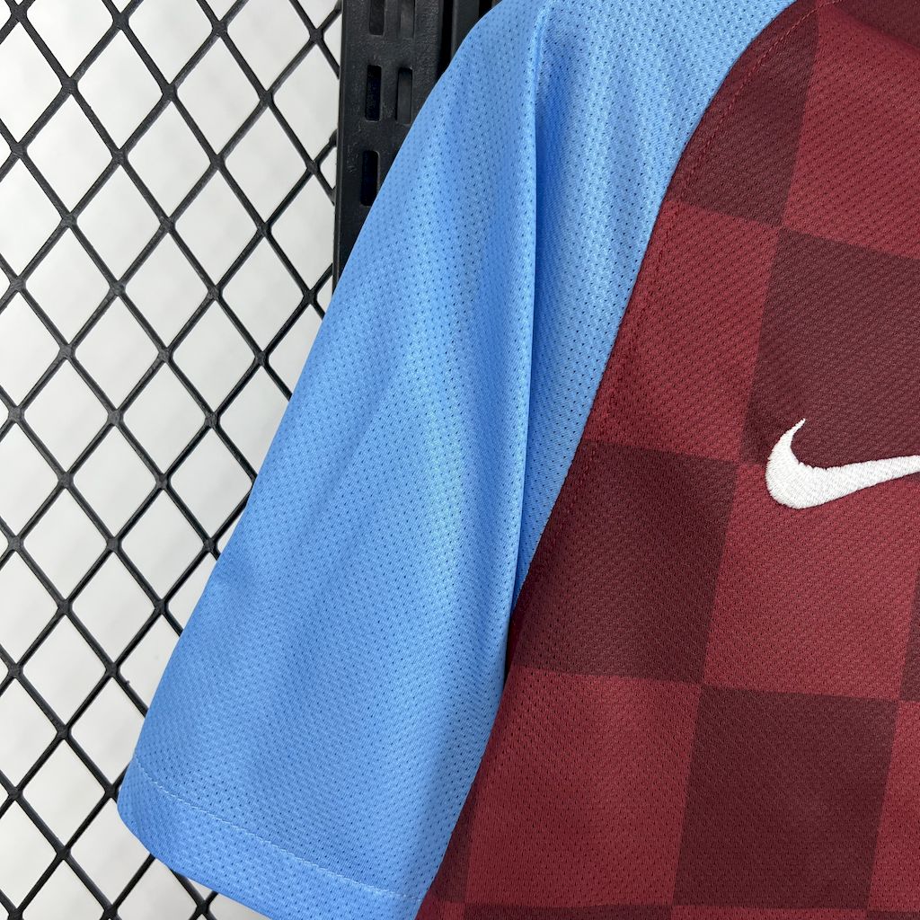 Aston Villa Local Retro 2011/12 Versión Fan