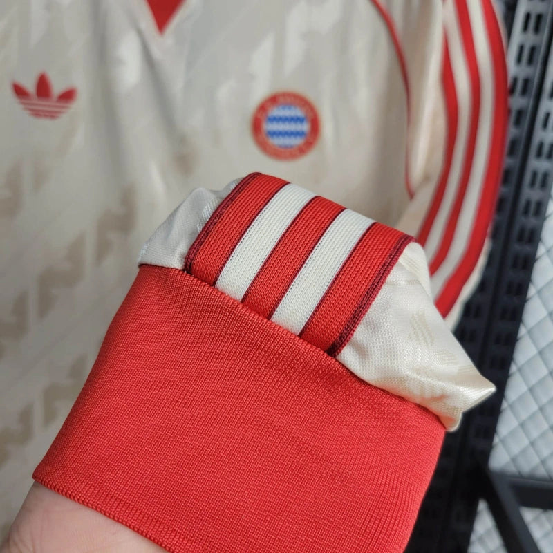 Bayern Munich Edición Retro 2024/25 Versión Fan Manga Larga