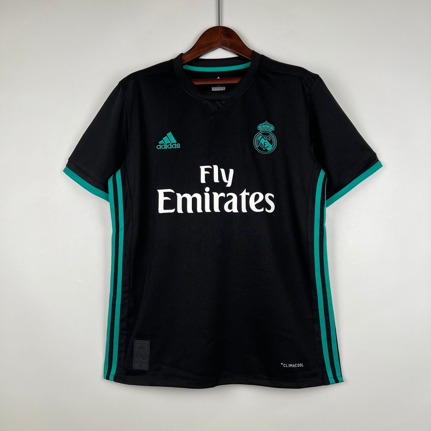 Real Madrid Visita Retro 2017/18 Versión Fan