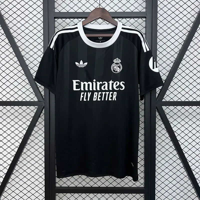 Real Madrid Edición Especial Negra 2025/26 Versión Fan