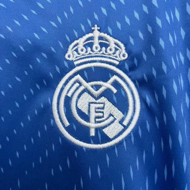 Real Madrid Edición Especial Celeste 2025/26 Versión Fan