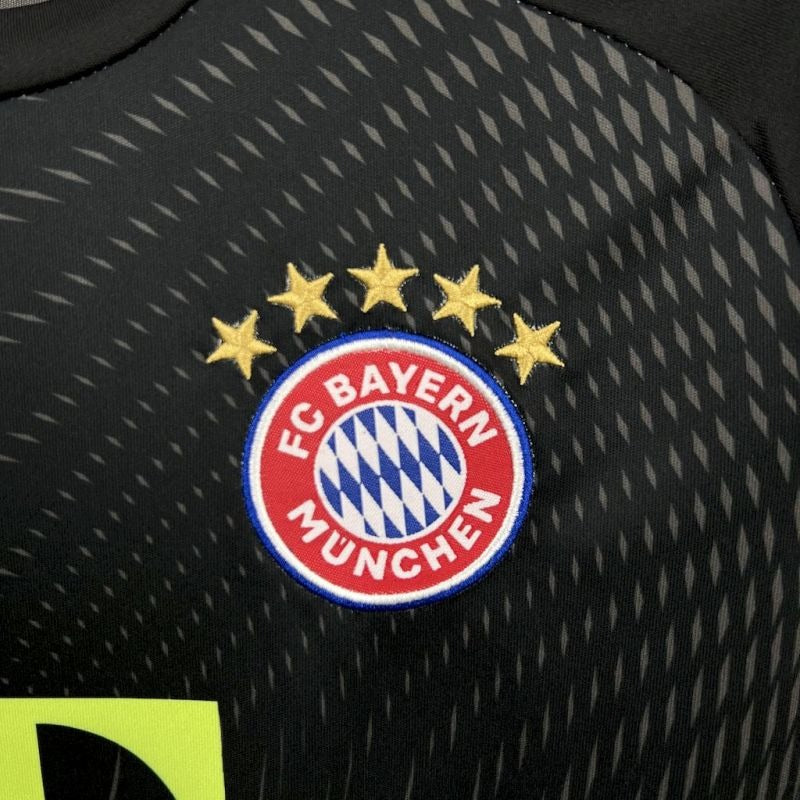 Bayern Munich Kit Niños Portero Negro 2025/26