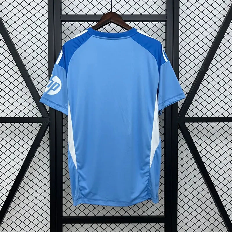 Real Madrid Edición Especial Celeste 2025/26 Versión Fan