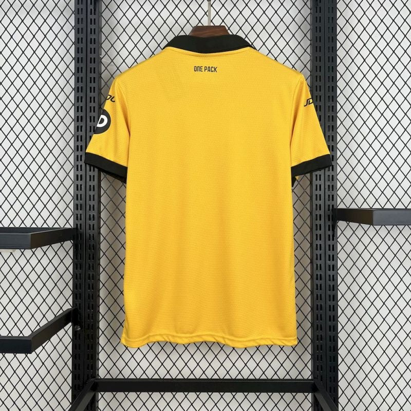 Wolves Local 2025/26 Versión Fan