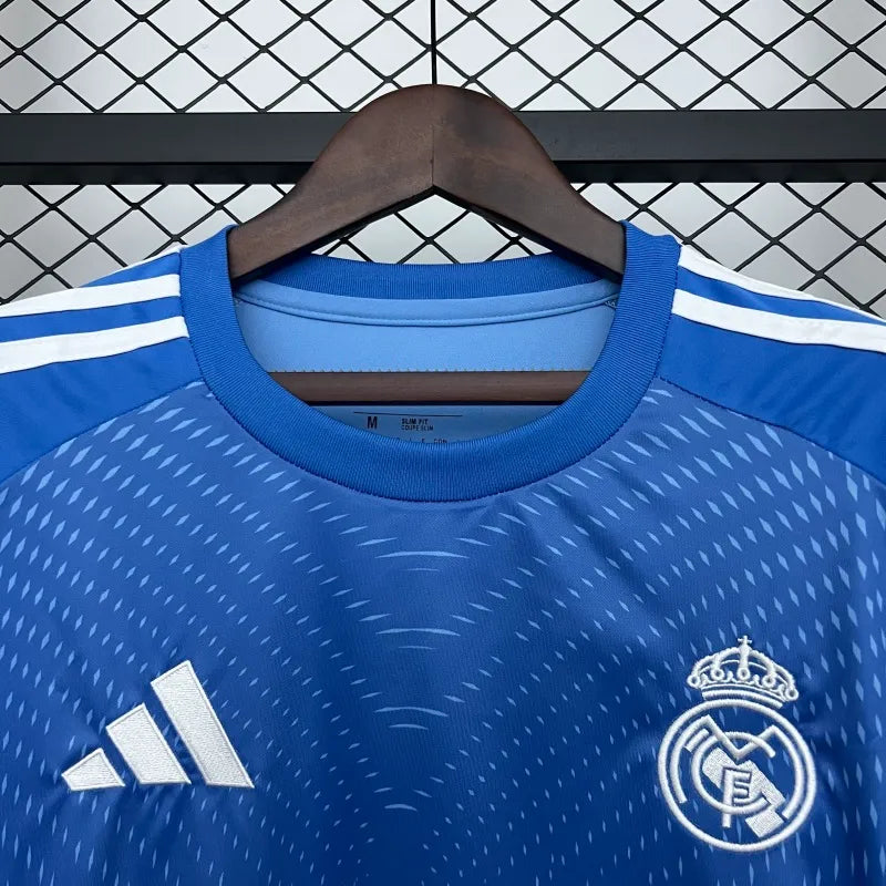 Real Madrid Edición Especial Celeste 2025/26 Versión Fan