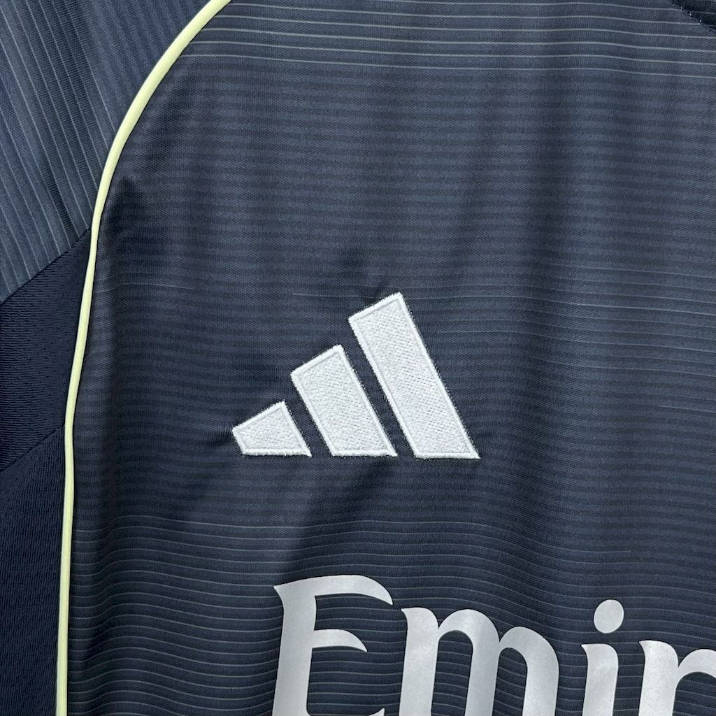 Real Madrid Manga Larga Visita 2025/26 Versión Fan