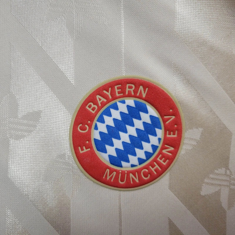 Bayern Munich Edición Retro 2024/25 Versión Fan Manga Larga