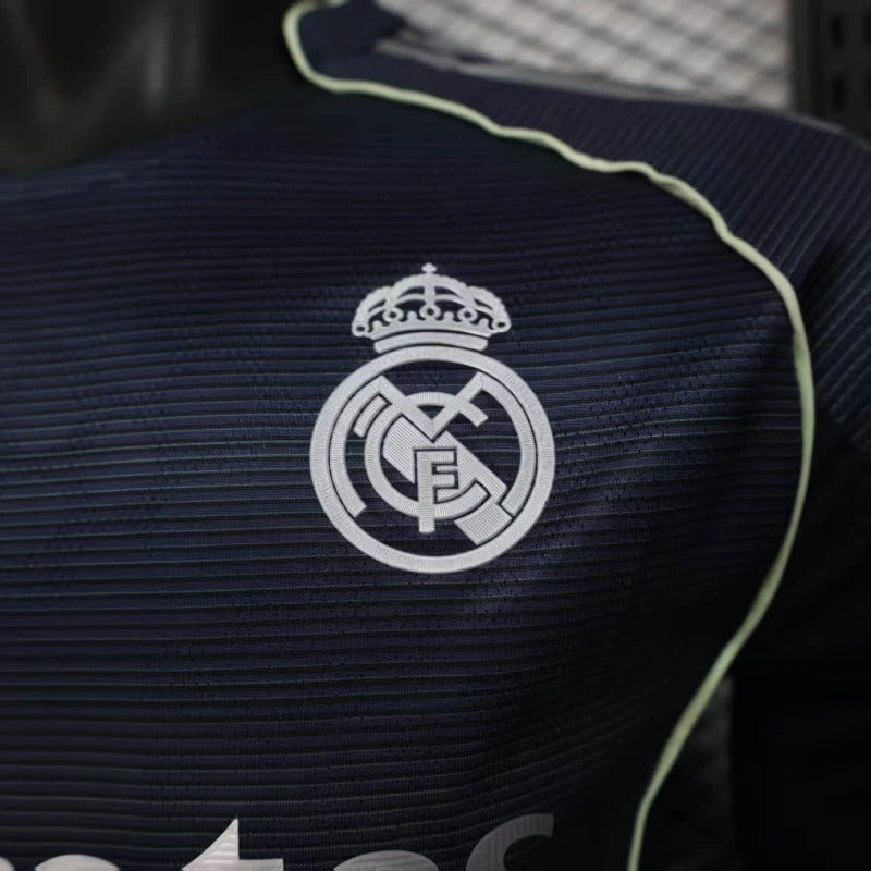 Real Madrid Manga Larga Visita 2025/26 Versión Jugador