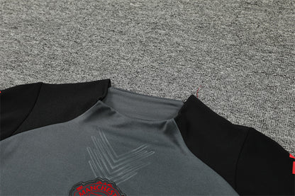 Buzo Completo Manchester United Gris Diseño Rojo