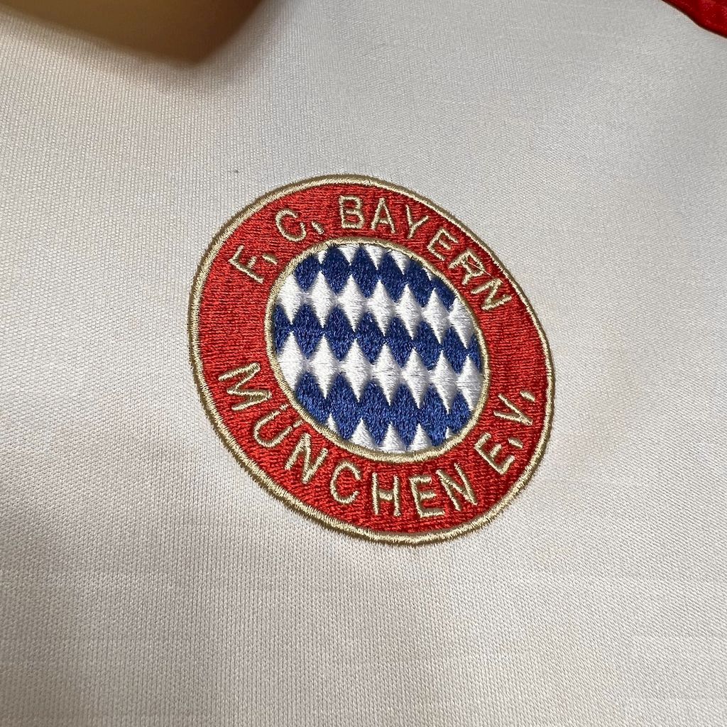 Bayern Munich Tercera 2024/25 Versión Fan