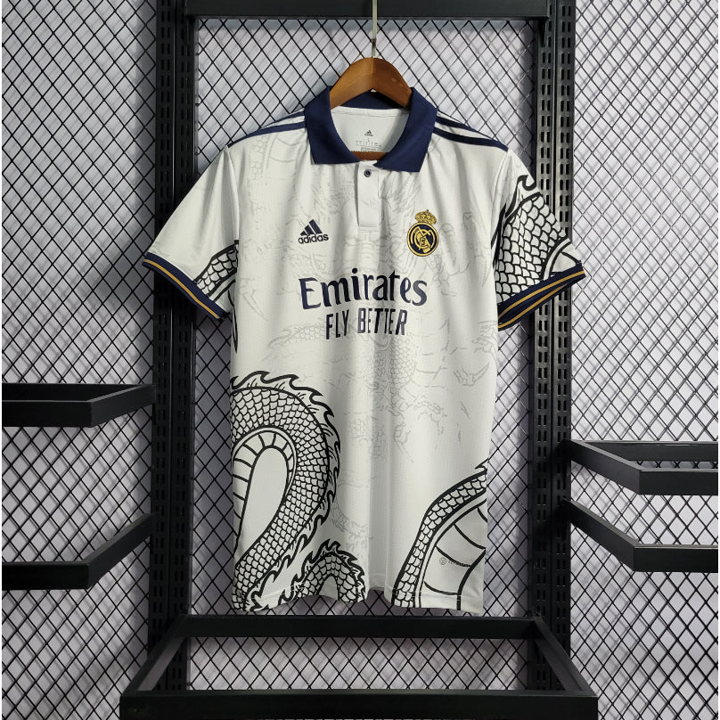 Real Madrid Edición Especial Dragón Blanco 2023/24 Versión Fan