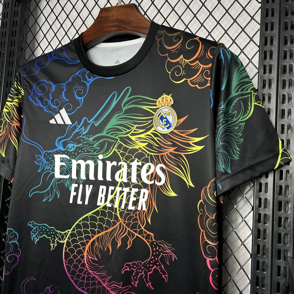 Real Madrid Edición Especial Dragón 2024/25 Versión Fan