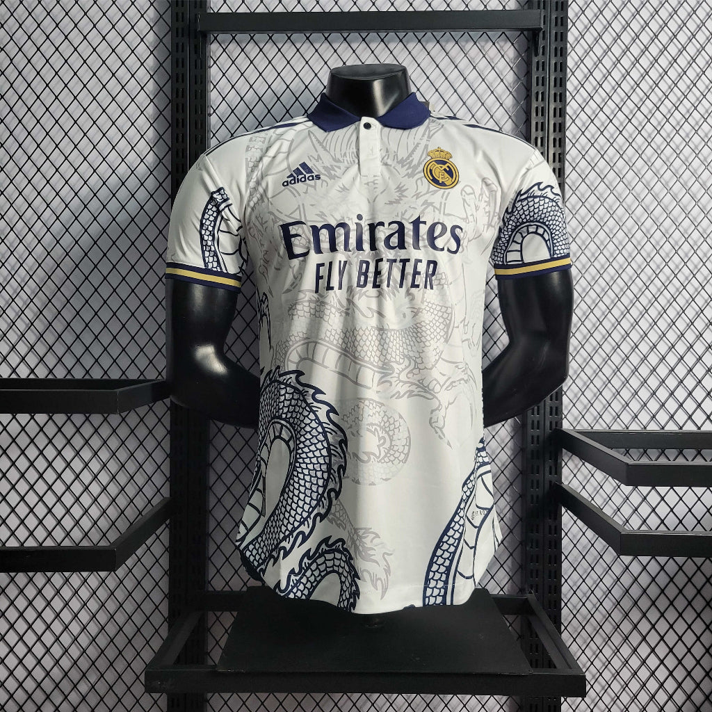 Real Madrid Edición Especial Dragón Blanco 2023/24 Versión Jugador