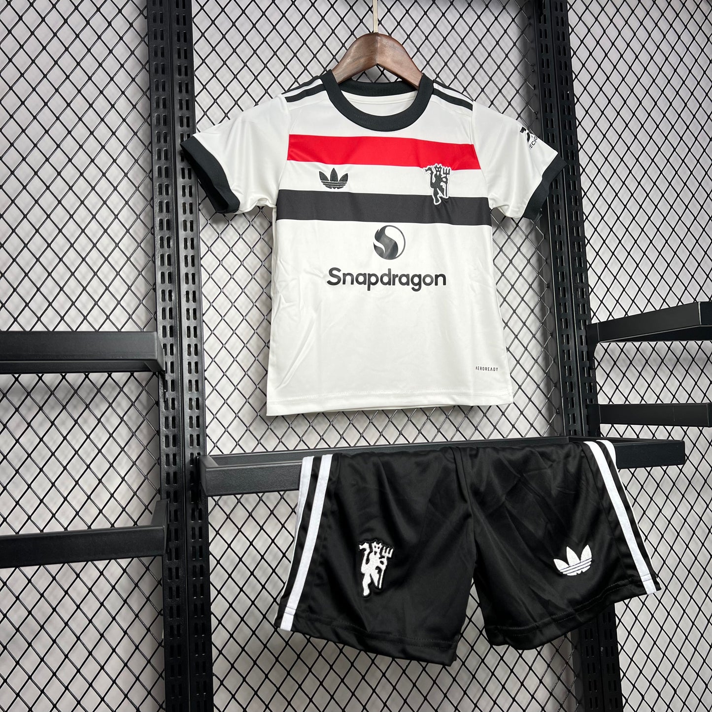 Manchester United Kit Niños Tercera 2024/25