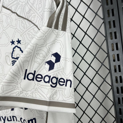 Nottingham Forest Visita 2025/26 Versión Fan