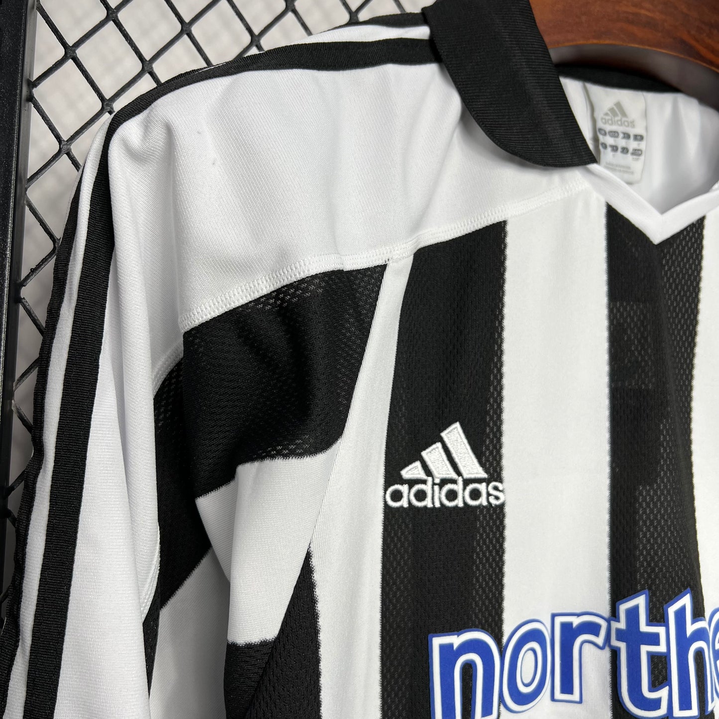 Newcastle United Local Retro Manga Larga 2003/05 Versión Fan