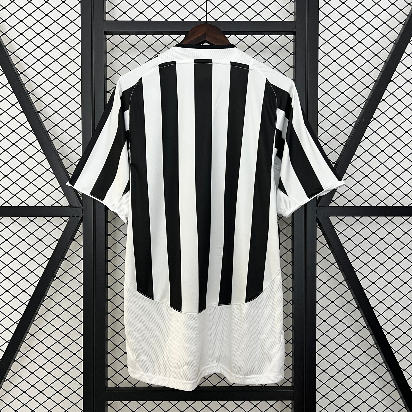 Juventus Local Retro 2003/04 Versión Fan