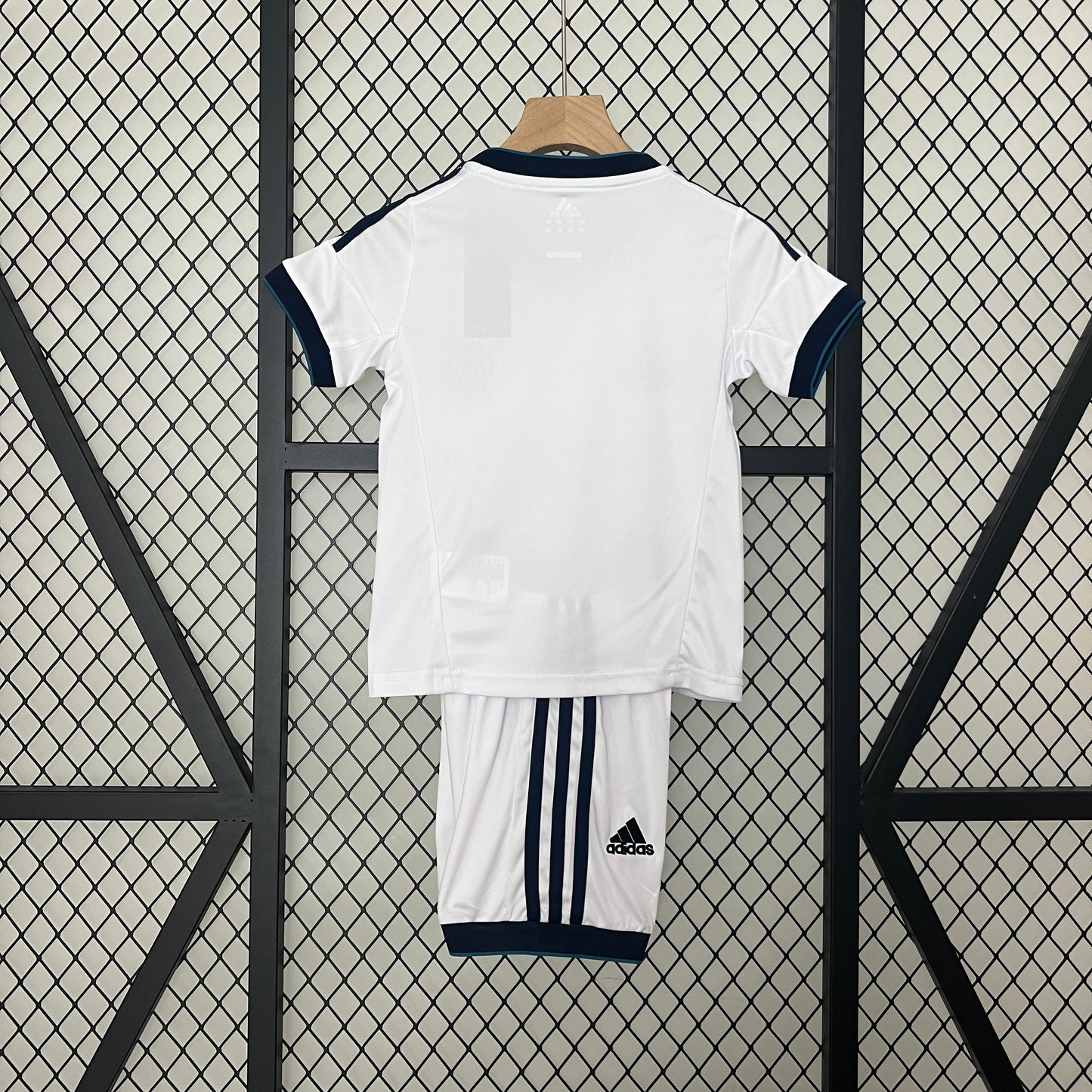 Real Madrid Retro Kit Niños Local 2012/13