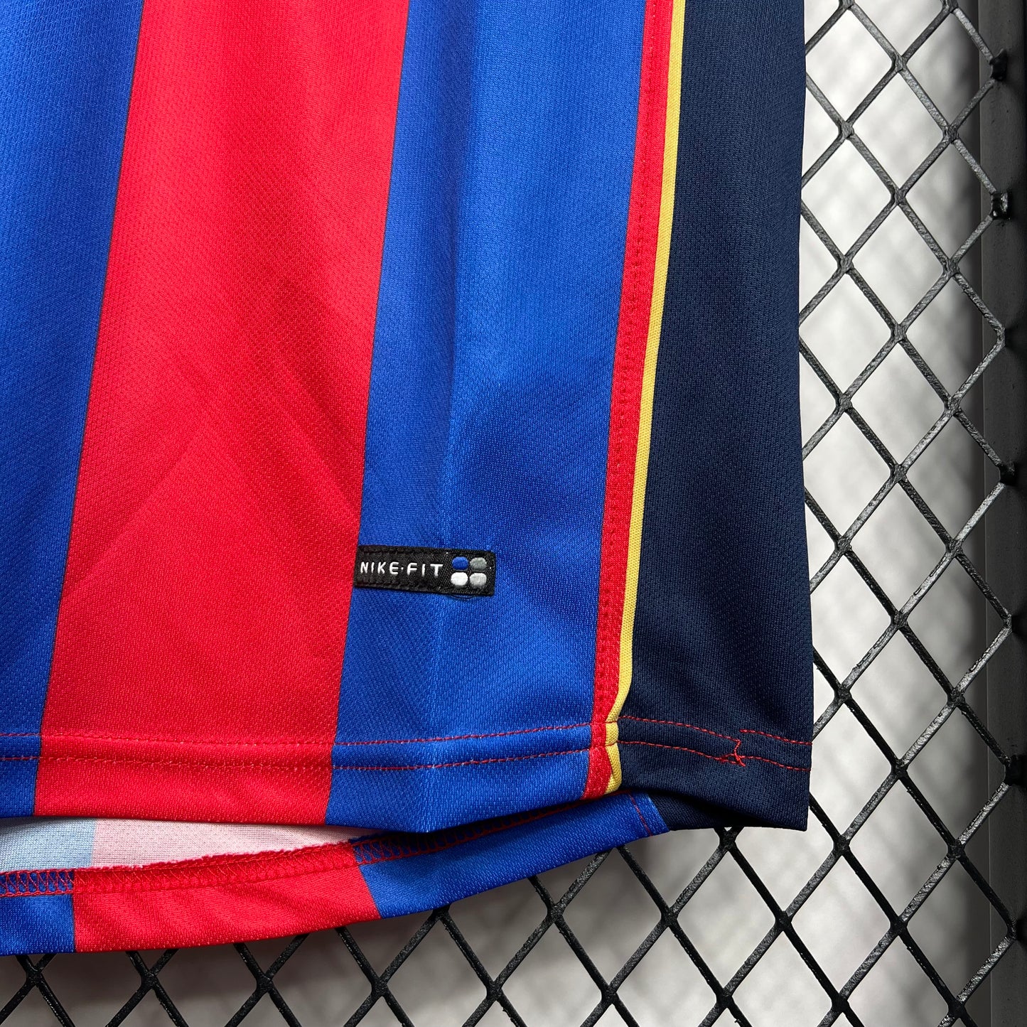 FC Barcelona Local Retro 2004/05 Versión Fan