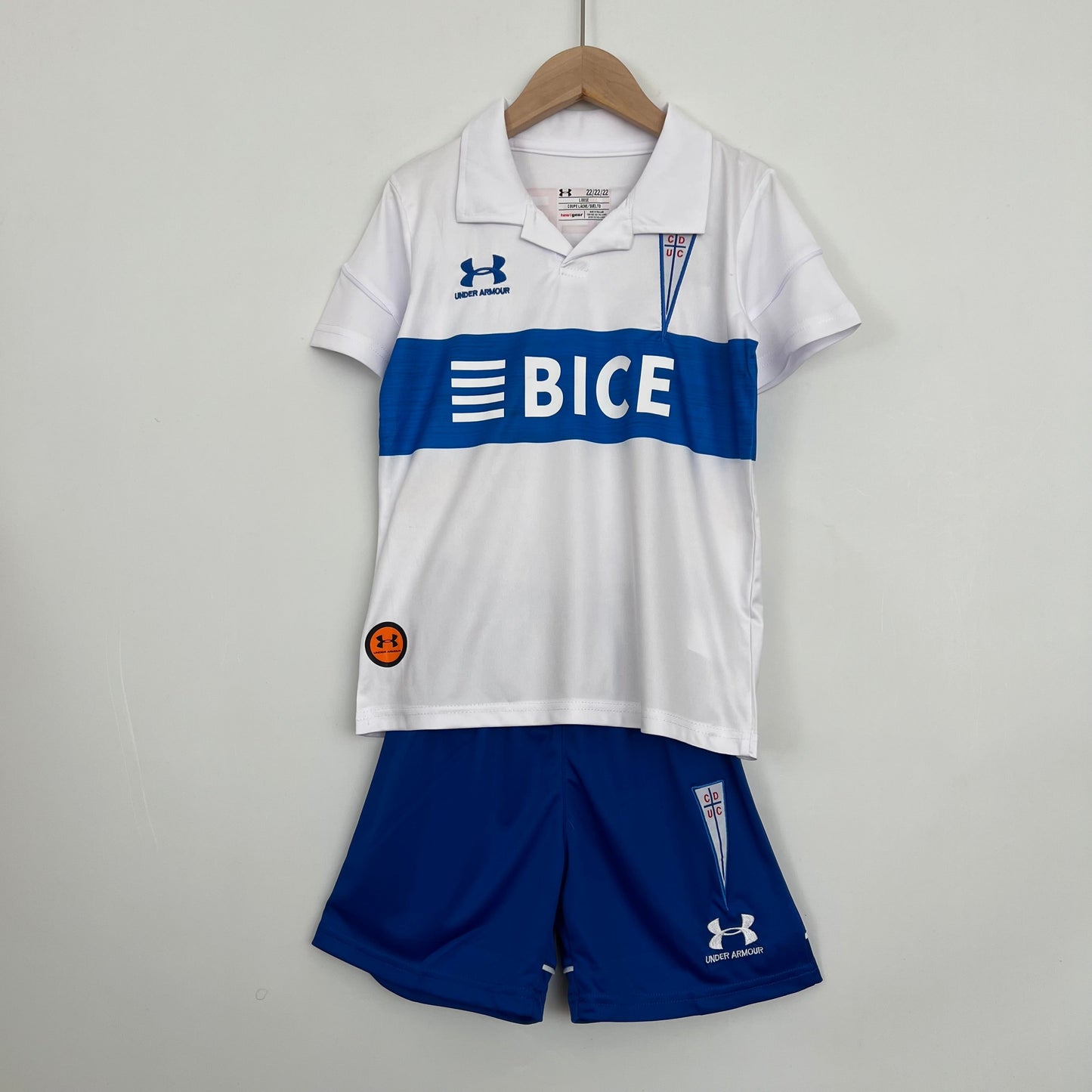 Universidad Católica Kit Niños Local 2023