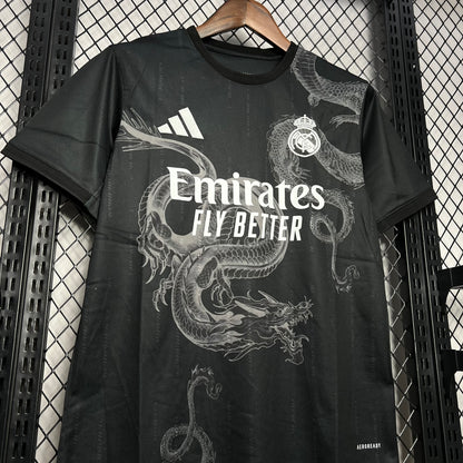 Real Madrid Edición Especial "All Black Dragón" 2024/25 Versión Fan