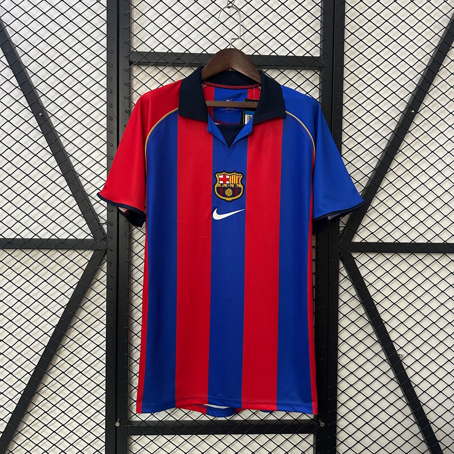 FC Barcelona Local Retro 2001/02 Versión Fan