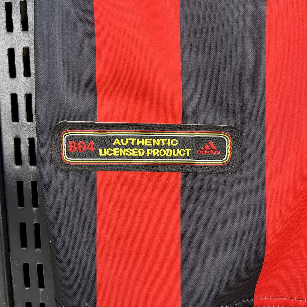 Bayer 04 Leverkusen Local Retro 2000/01 Versión Fan