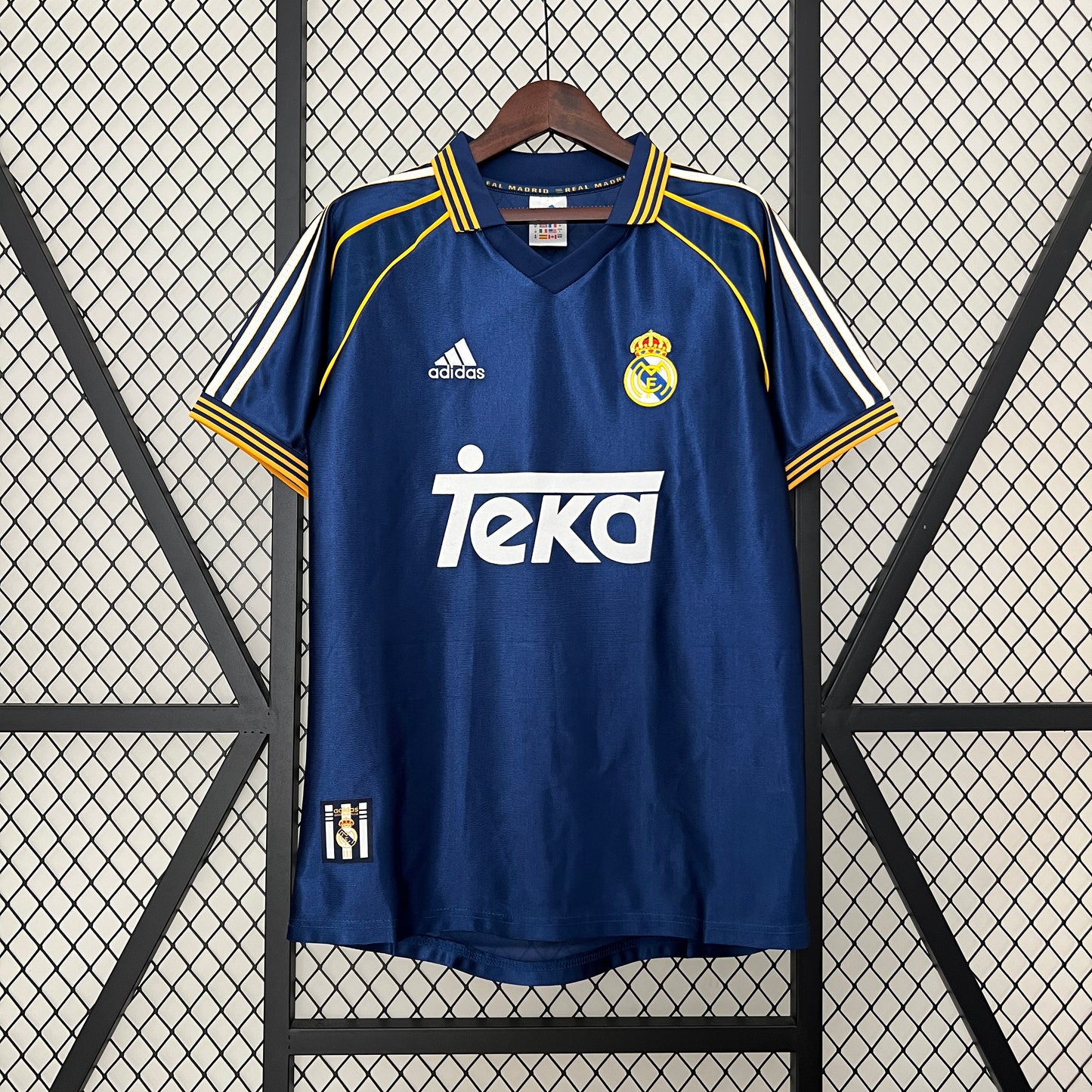 Real Madrid Tercera Retro 1998/00 Versión Fan