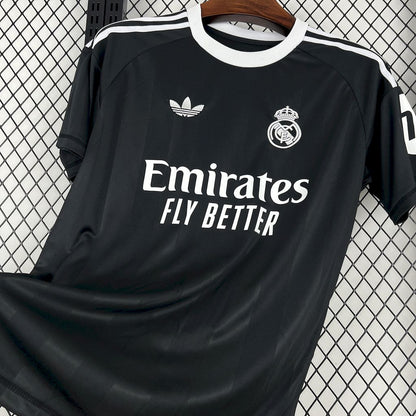Real Madrid Entrenamiento Negro 2025/26 Versión Fan