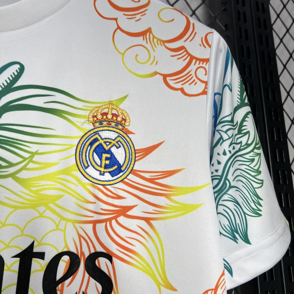 Real Madrid Edición White Dragon 2024/25 Versión Fan