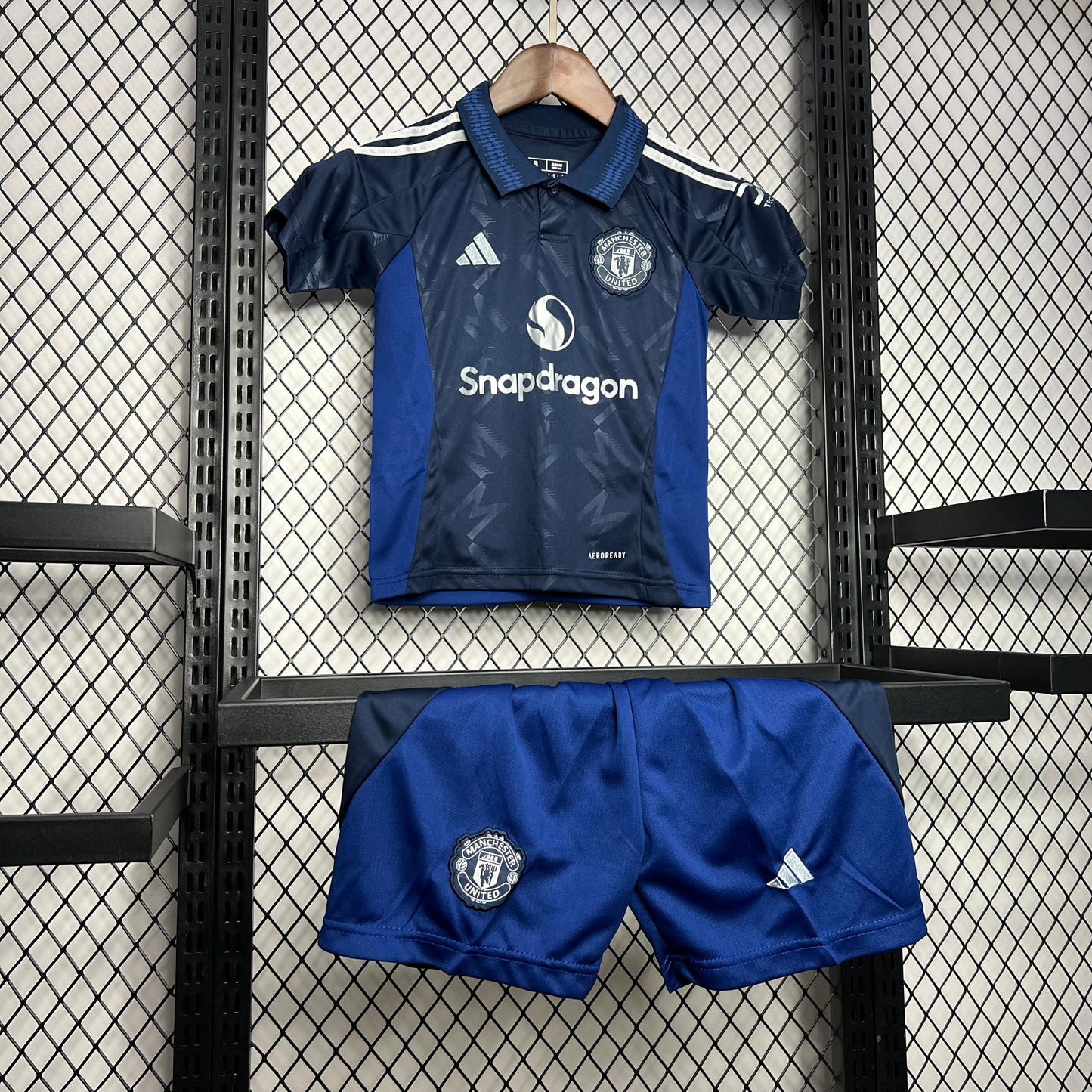 Manchester United Kit Niños Visita 2024/25