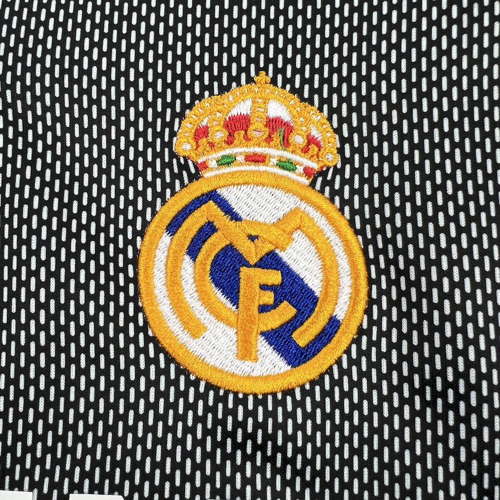 Real Madrid Portero Retro 2002/03 Versión Fan