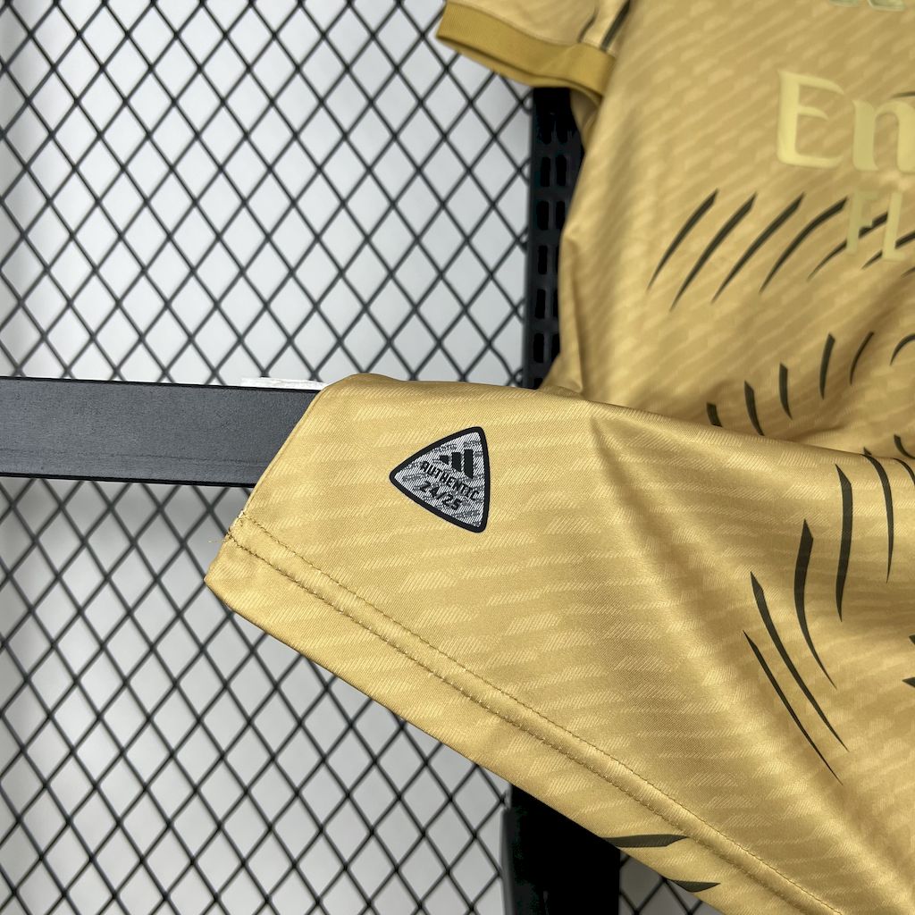 Real Madrid Entrenamiento Dorado 2025/26 Versión Fan