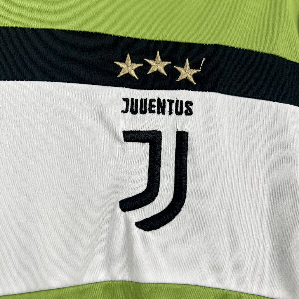 Juventus Tercera Retro 2017/18 Versión Fan