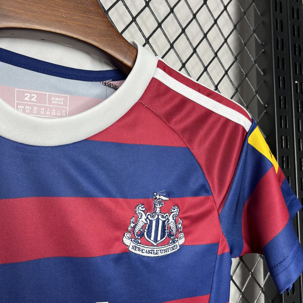 Newcastle Visita 2024/25 Kit Niños