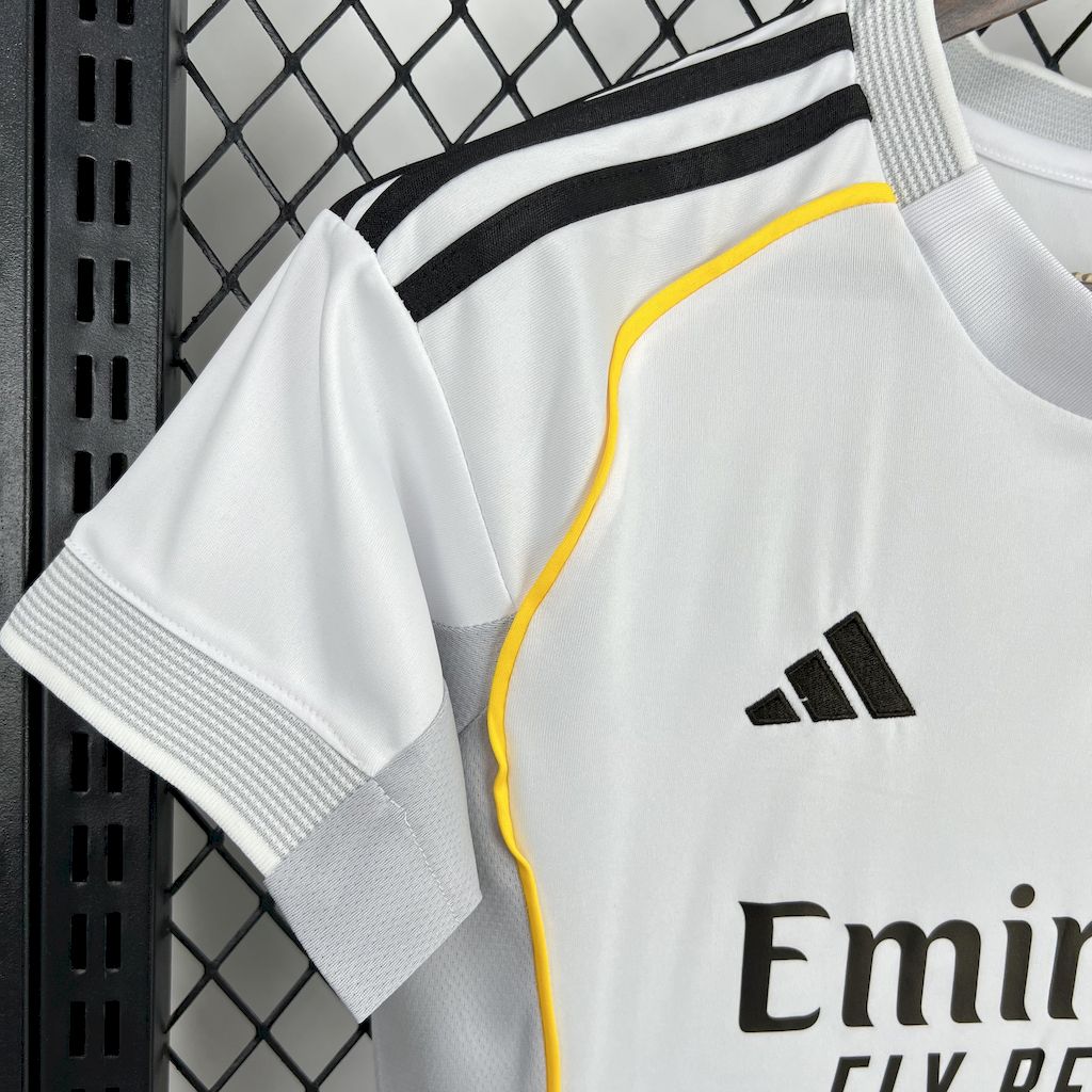 Real Madrid Local 2025/26 Versión Mujer