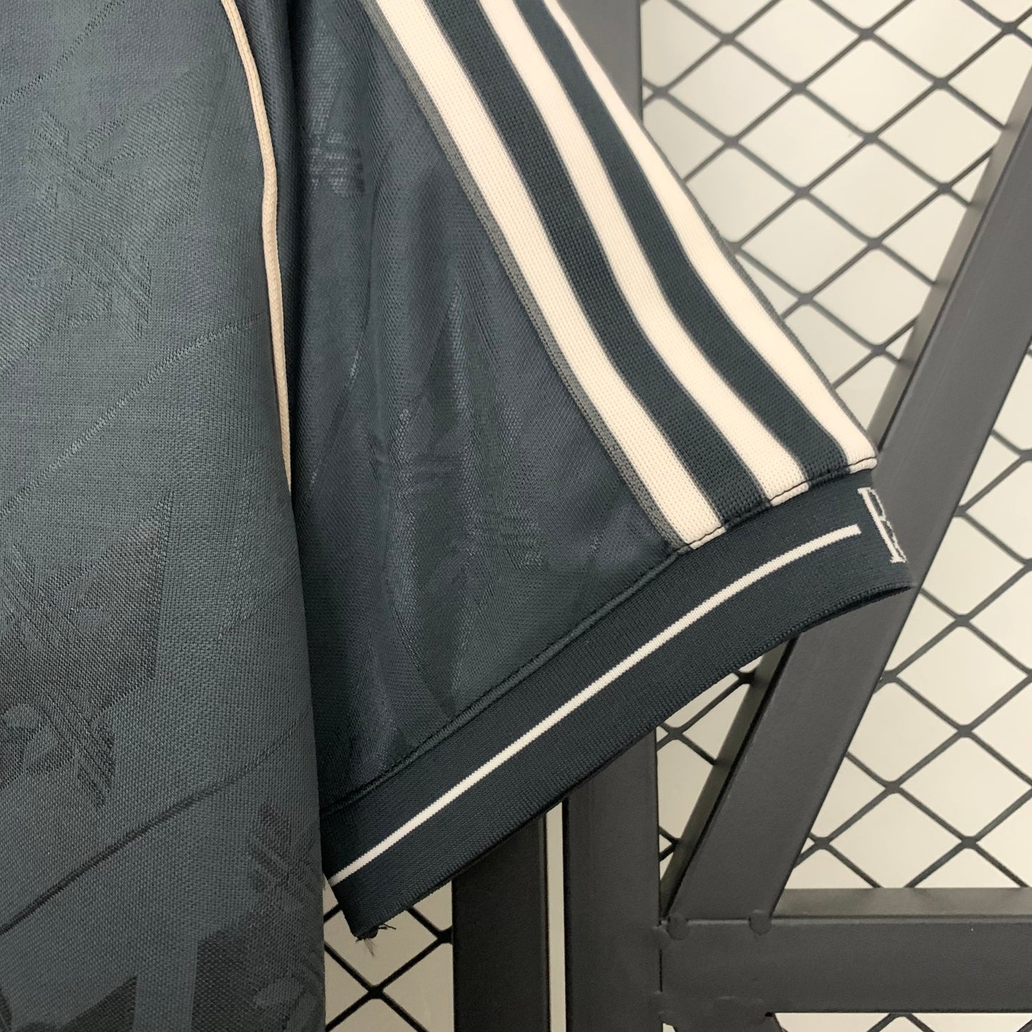 Real Madrid Edición Especial Negra 2024/25 Versión Fan