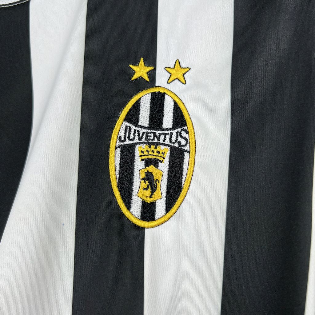Juventus Local Retro 2002/03 Versión Fan