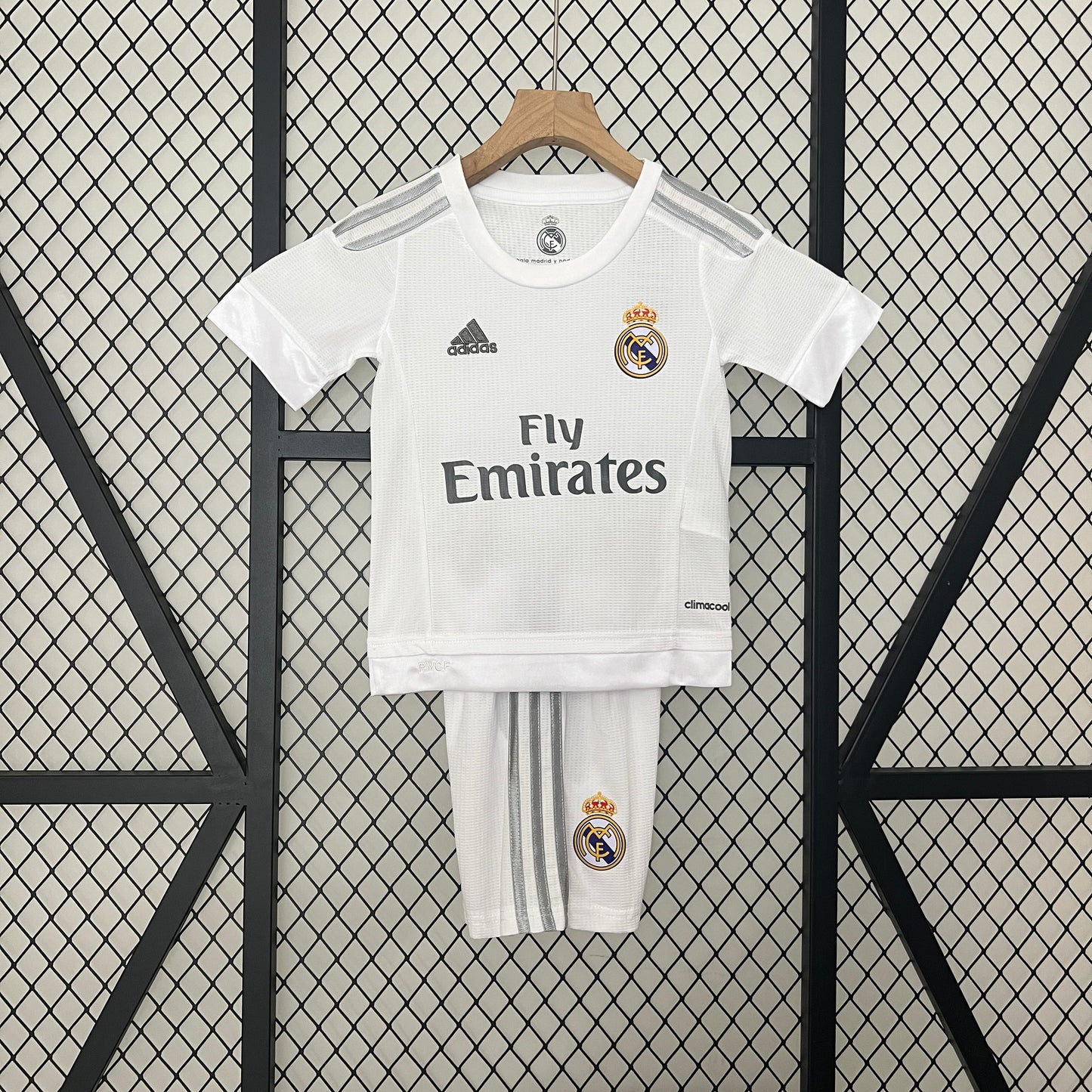 Real Madrid Retro Kit Niños Local 2015/16