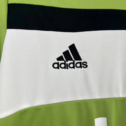 Juventus Tercera Retro 2017/18 Versión Fan