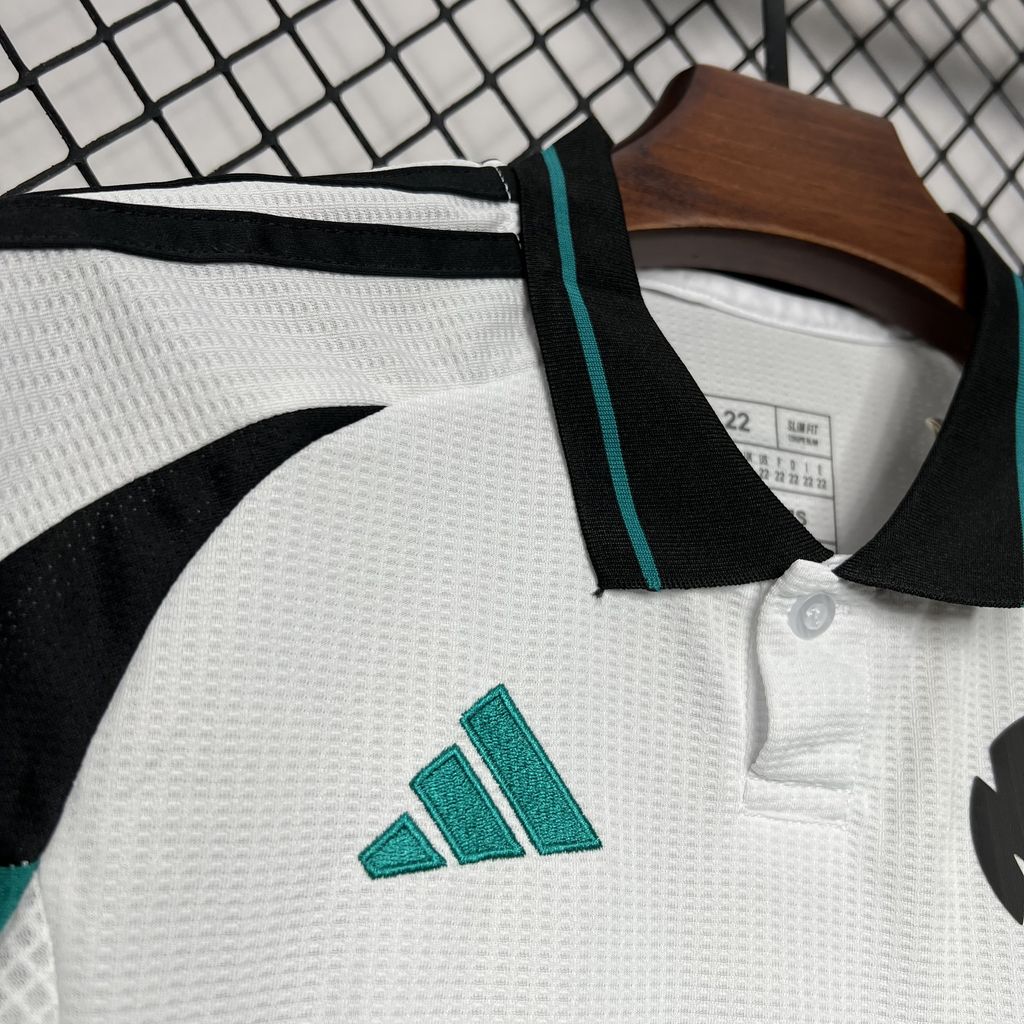 Newcastle Tercera 2024/25 Kit Niños