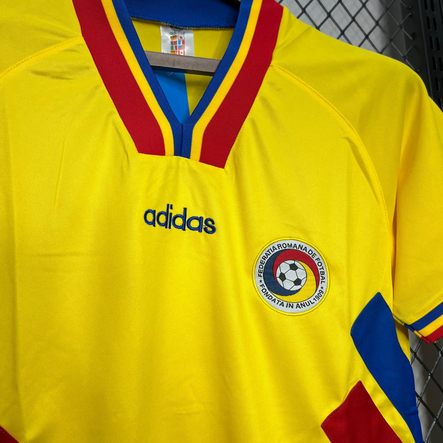 Rumania Local Retro 1994 Versión Fan